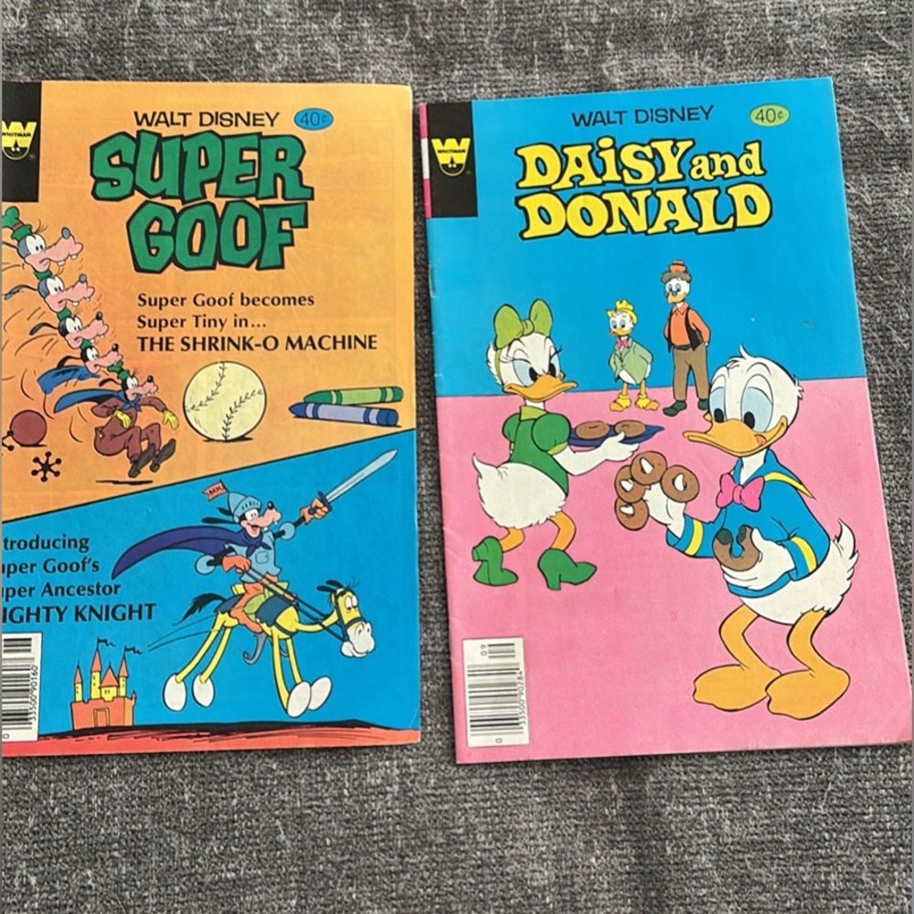 Walt Disney Comic Books - Super Goof & Daisy and Donald